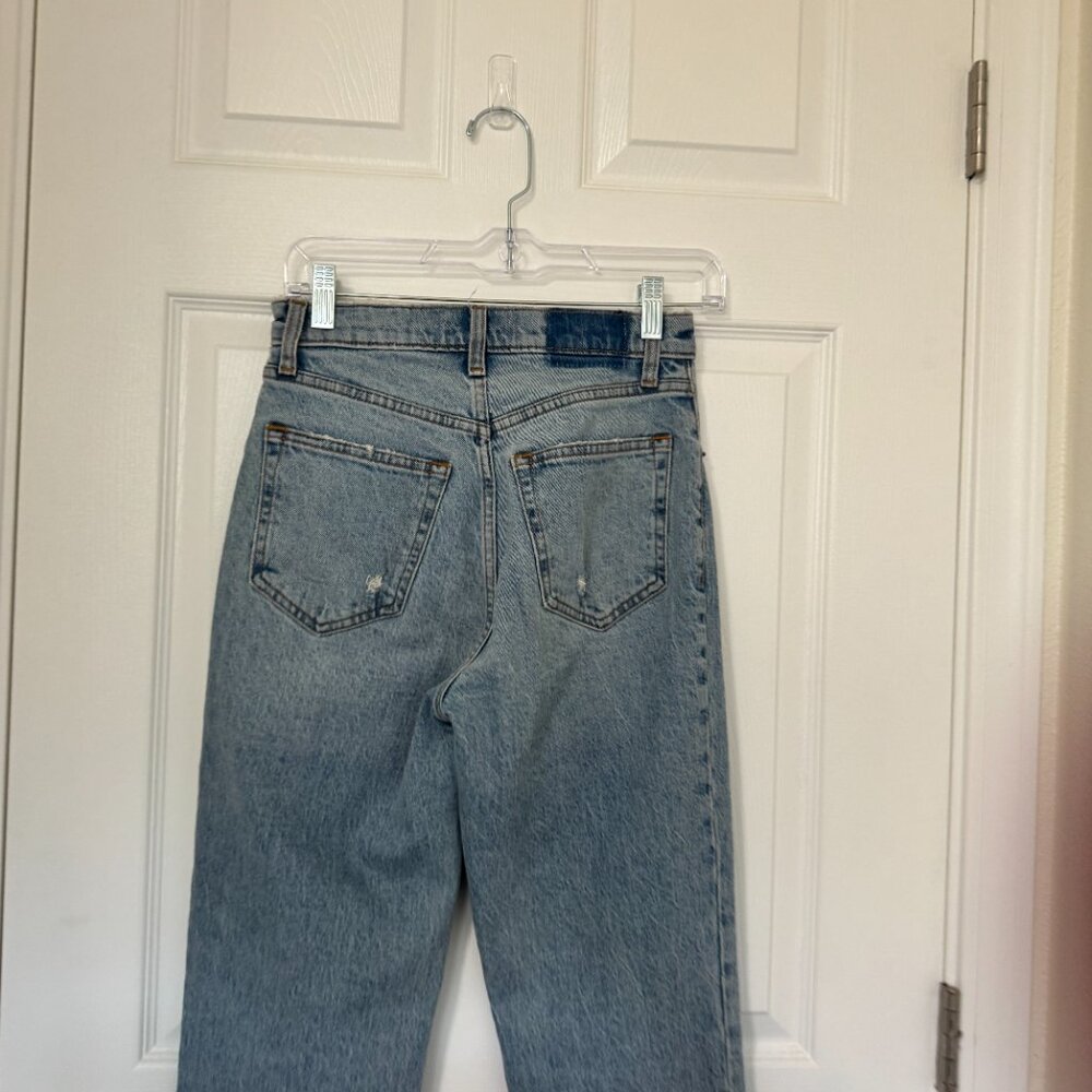 ABERCROMBIE & FITCH Ultra High Rise 90s Straight Jeans Light With Vent Hem 25 - Picture 4 of 8